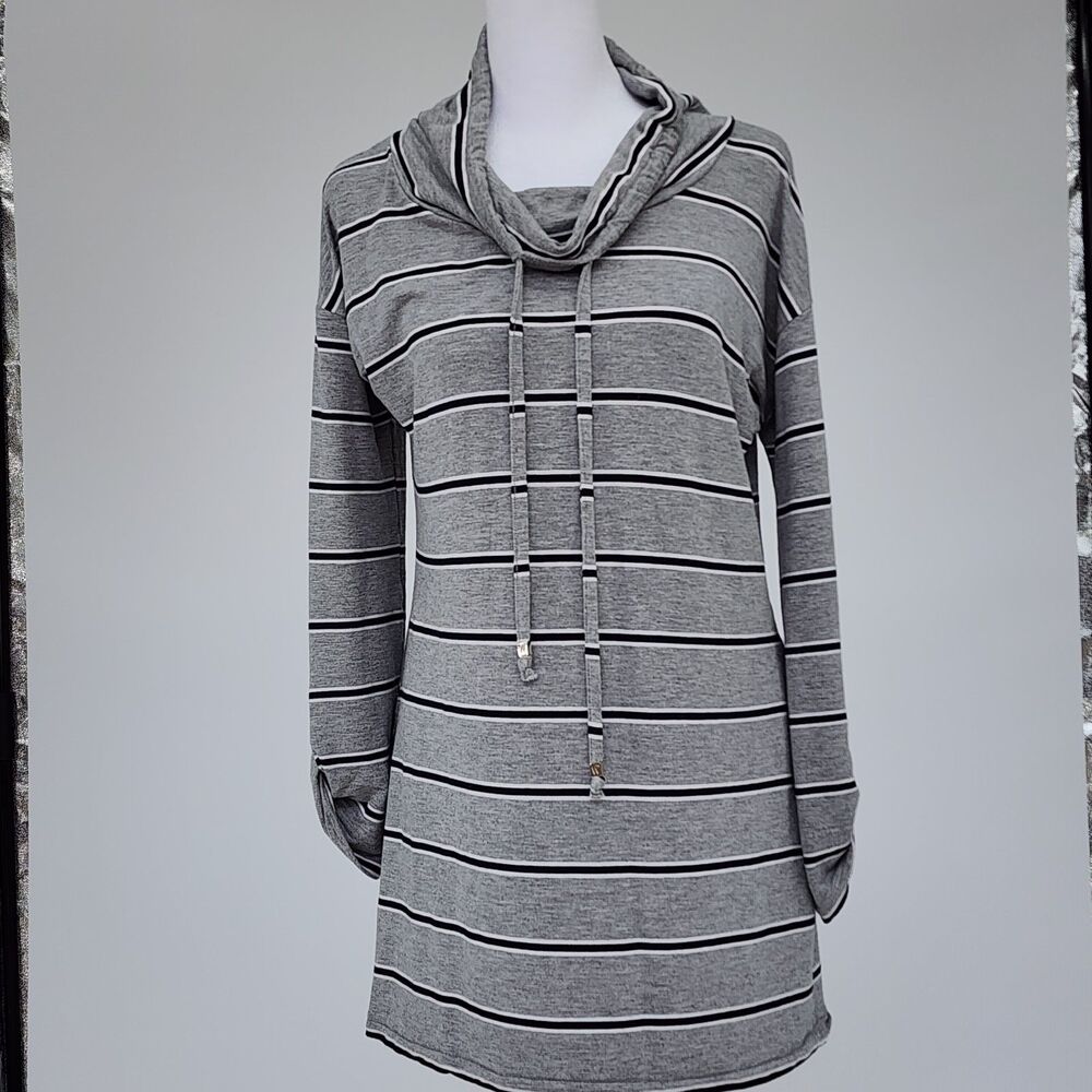 Gray and black cow neck tunic by weekend Andre Jovi (M)